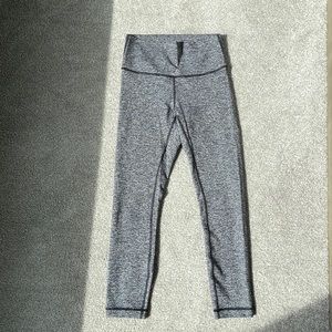 lululemon size 6 7/8th legging heathered grey